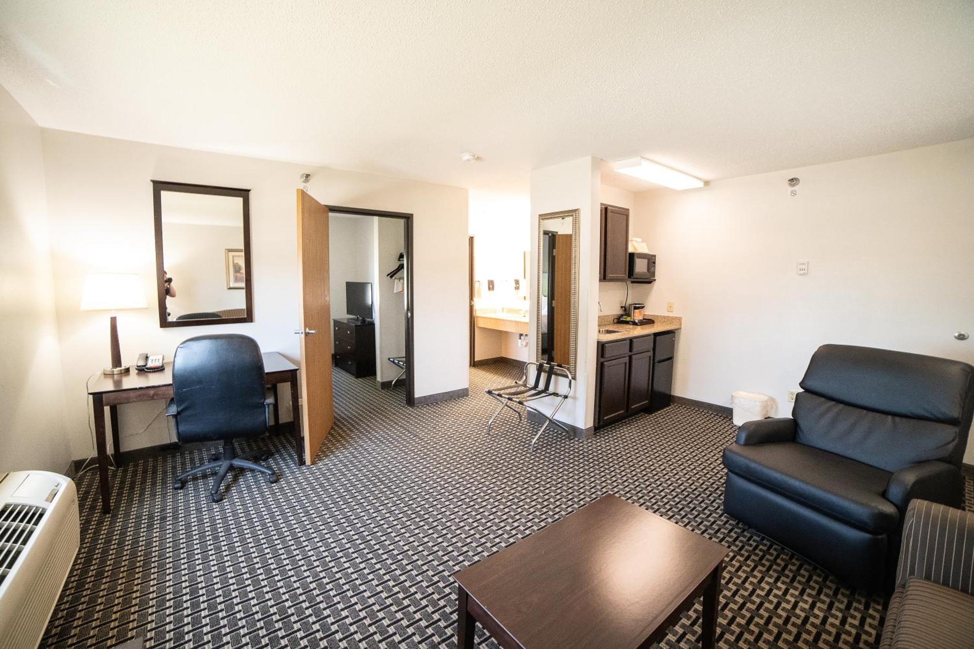 Quality Inn & Suites Watertown Near Prairie Lakes Ice Arena Zewnętrze zdjęcie