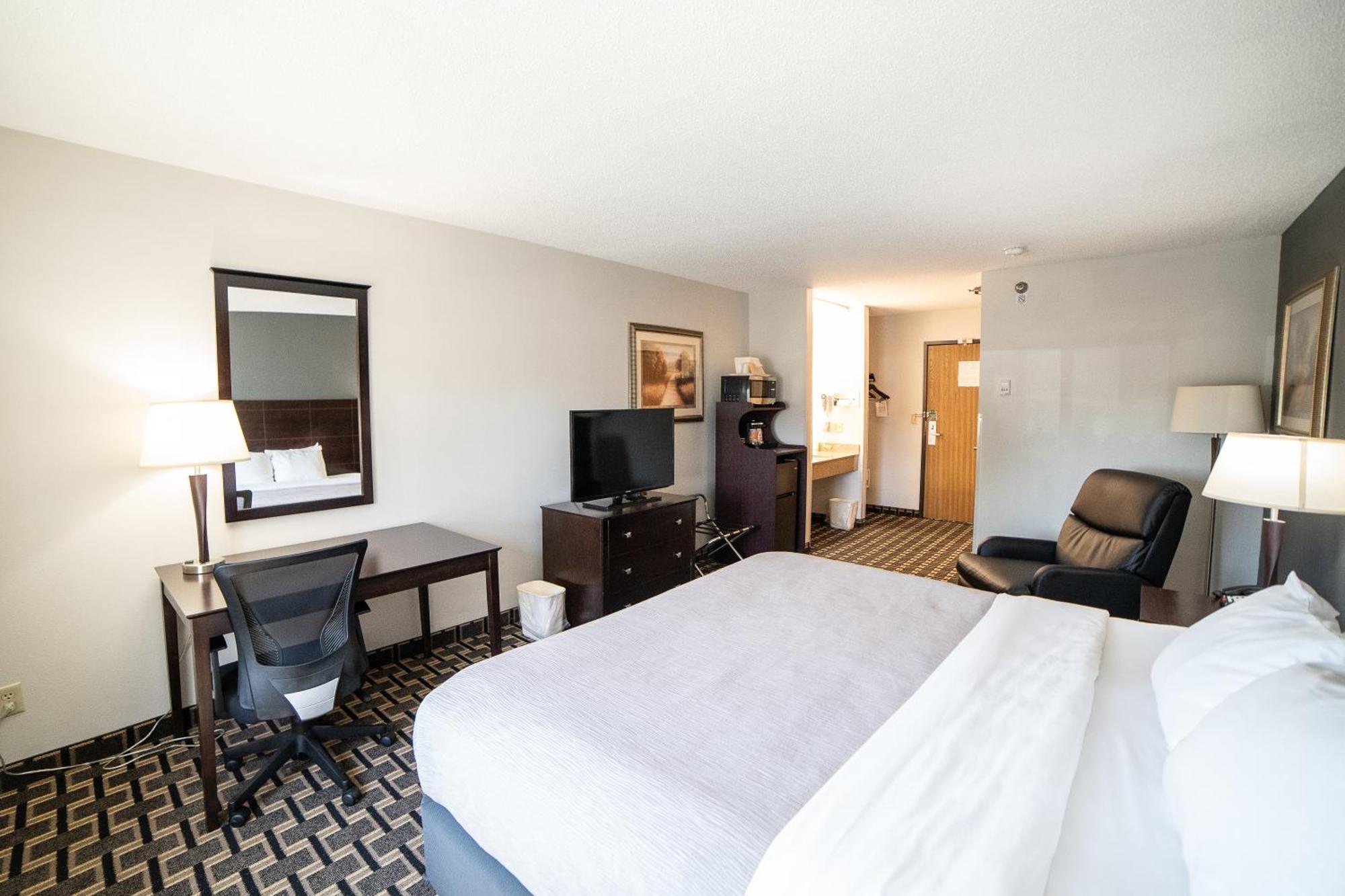 Quality Inn & Suites Watertown Near Prairie Lakes Ice Arena Zewnętrze zdjęcie