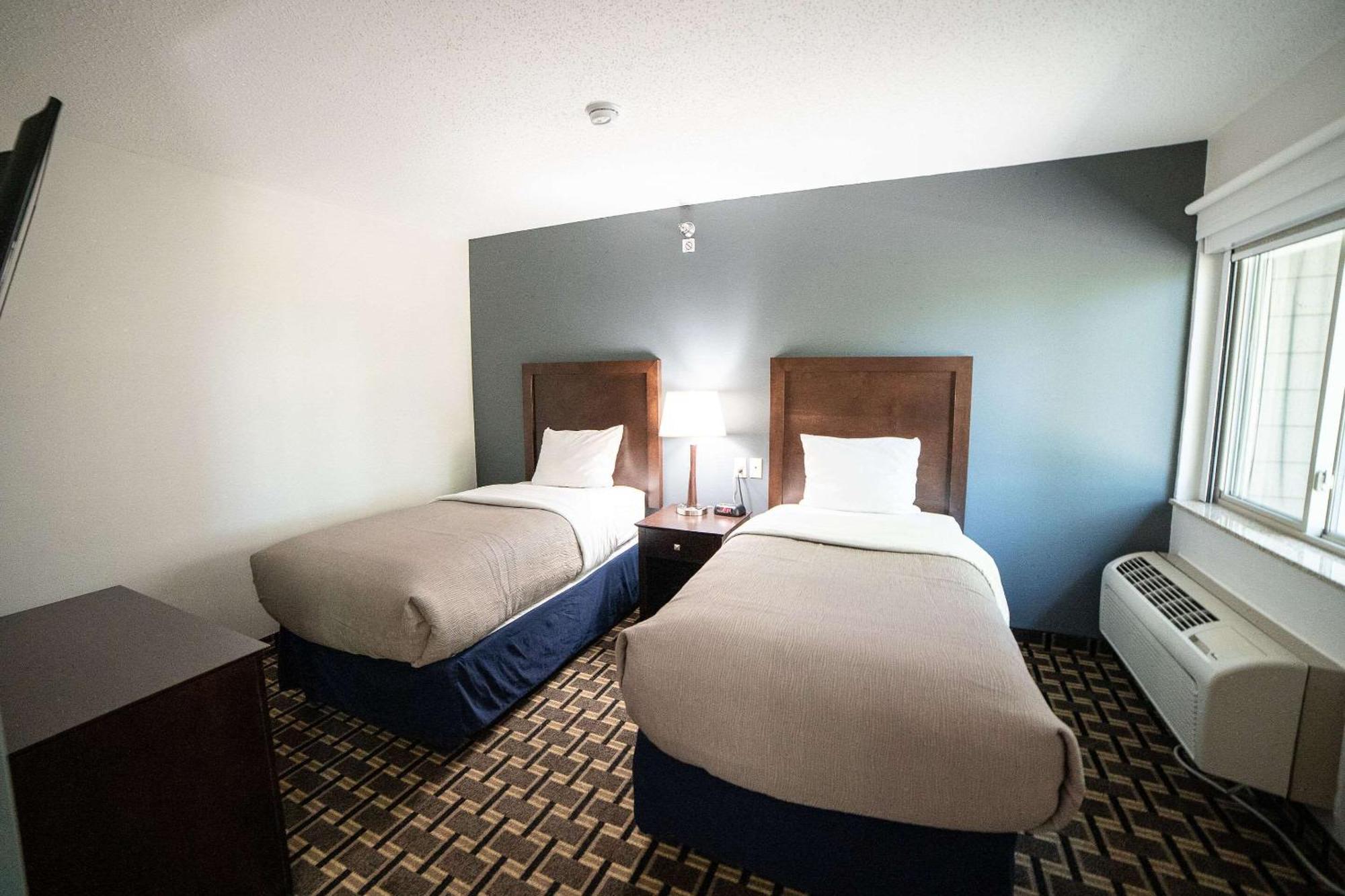 Quality Inn & Suites Watertown Near Prairie Lakes Ice Arena Zewnętrze zdjęcie