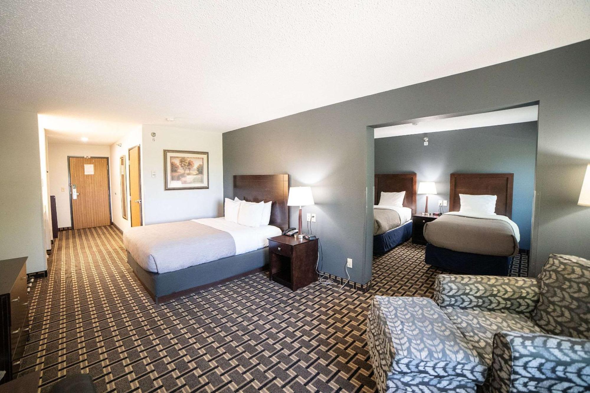 Quality Inn & Suites Watertown Near Prairie Lakes Ice Arena Zewnętrze zdjęcie
