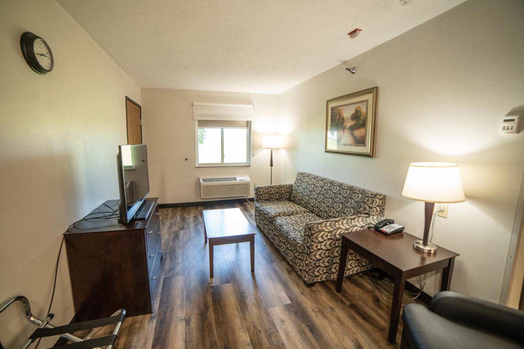 Quality Inn & Suites Watertown Near Prairie Lakes Ice Arena Zewnętrze zdjęcie