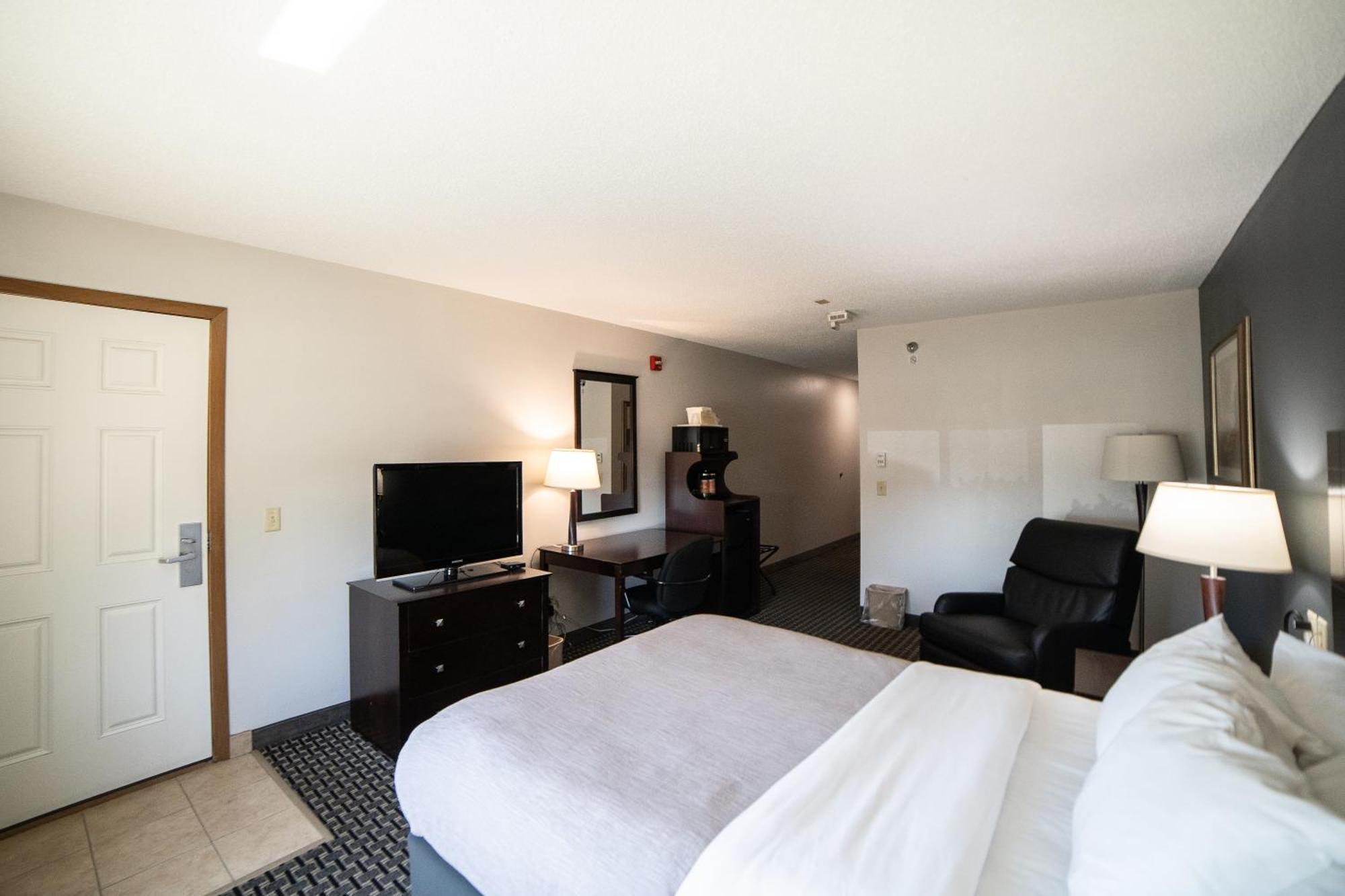 Quality Inn & Suites Watertown Near Prairie Lakes Ice Arena Zewnętrze zdjęcie
