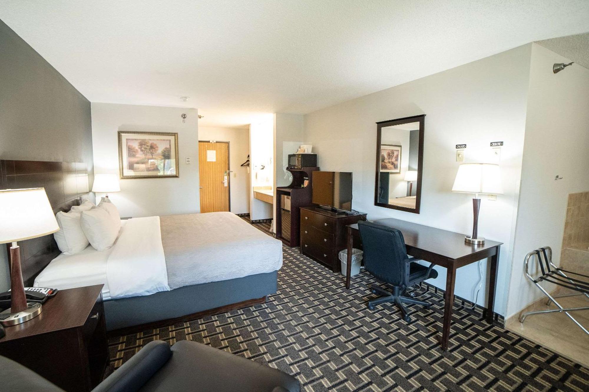 Quality Inn & Suites Watertown Near Prairie Lakes Ice Arena Zewnętrze zdjęcie