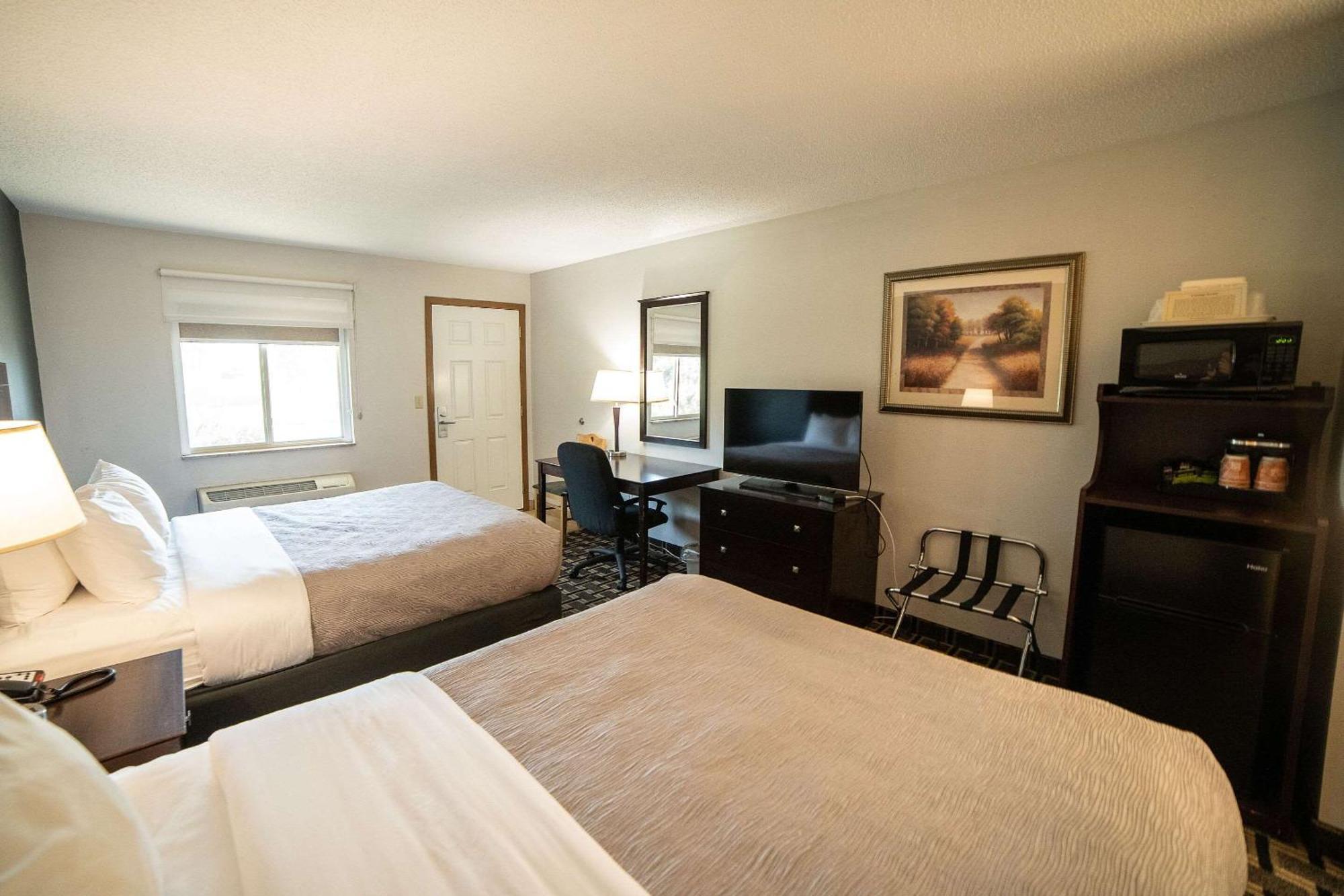 Quality Inn & Suites Watertown Near Prairie Lakes Ice Arena Zewnętrze zdjęcie